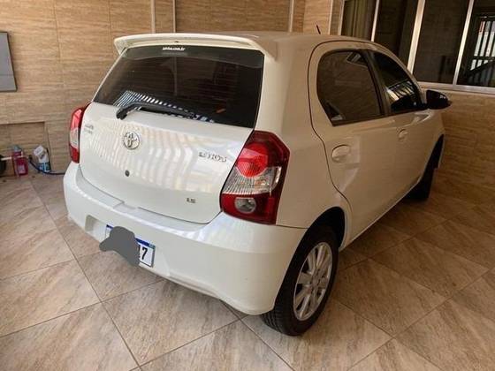 TOYOTA ETIOS 1.5 X PLUS 16V FLEX 4P AUTOMÁTICO TOYOTA ETIOS 1.5 X PLUS 16V FLEX 4P AUTOMÁTICO